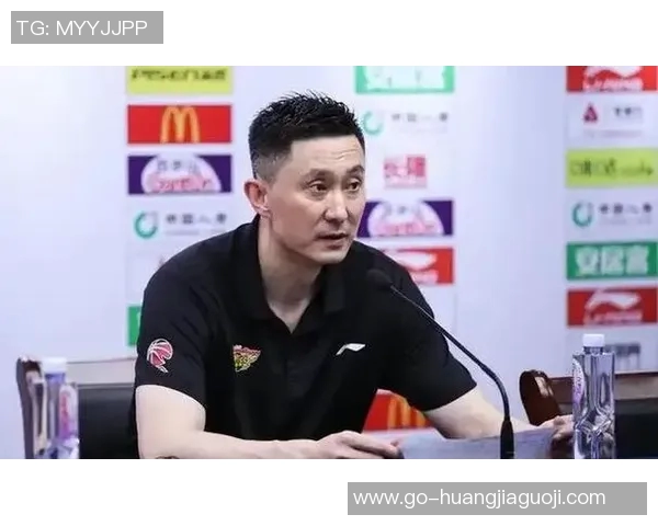 杜锋被罚款哈雷尔宣布加盟新疆崔永熙赴美康复北控两名球员受伤情况严峻